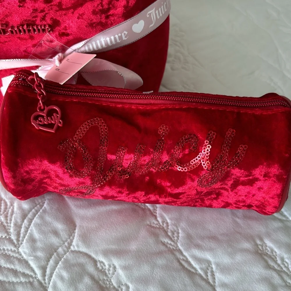 🔥❤️Juicy Couture red velour travel bag  set NWT